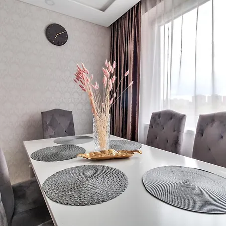 Apartament Tower View *